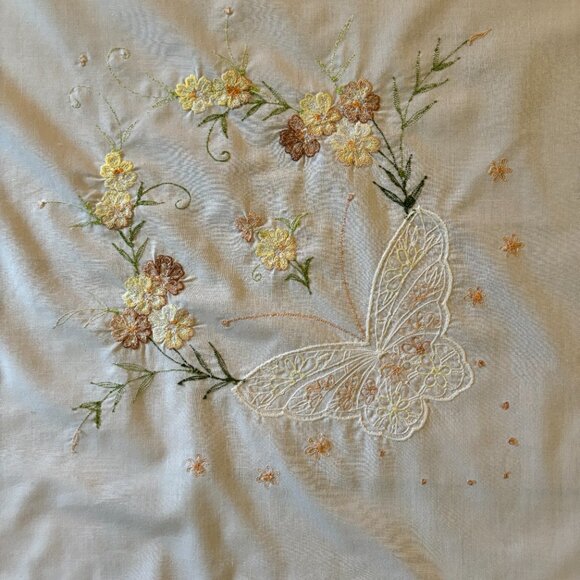 Hand Stitched Tablecloth - Picture 3 of 4